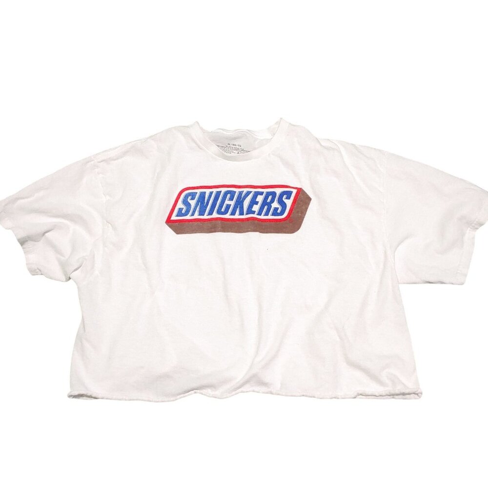 Snickers t-shirt white X-Large Graphic Cropped short-sleeve Casual